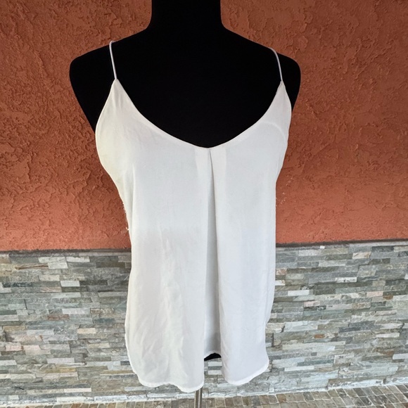 Elegant White Women's Top - Picture 2 of 4